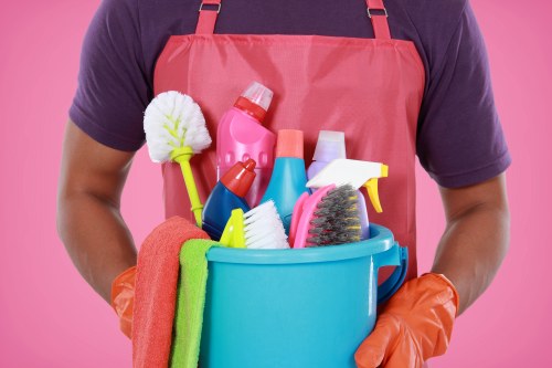 Local move out cleaning service in a TW9 residential property